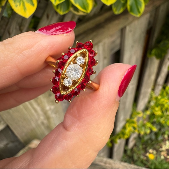 Vintage Jewelry - Vintage Red And White Rhinestone Cluster Navette Ring Gold Tone Size 8